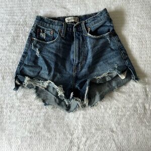Ambercrombie & fitch shorts.